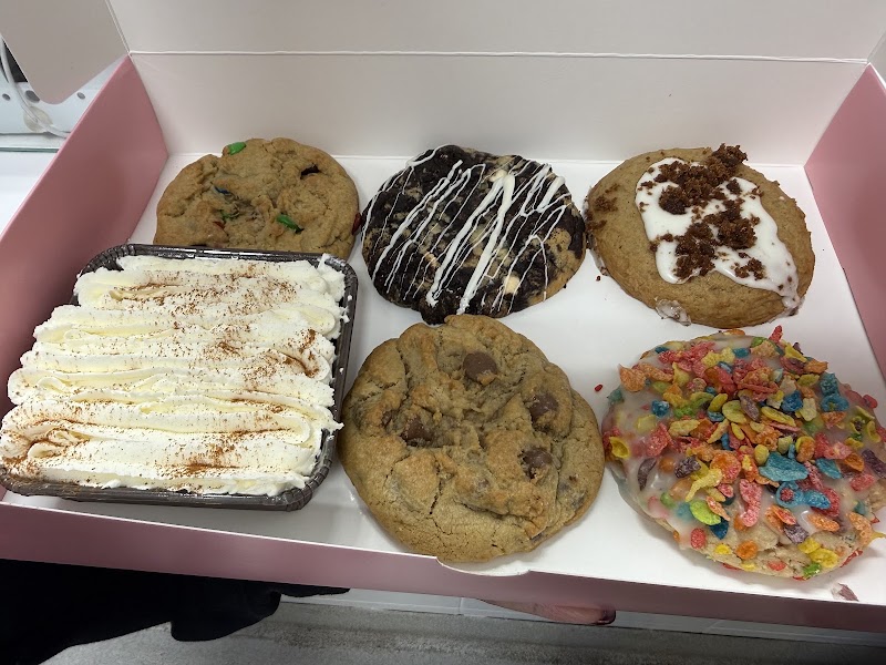 Crumbl Cookies, photo 3