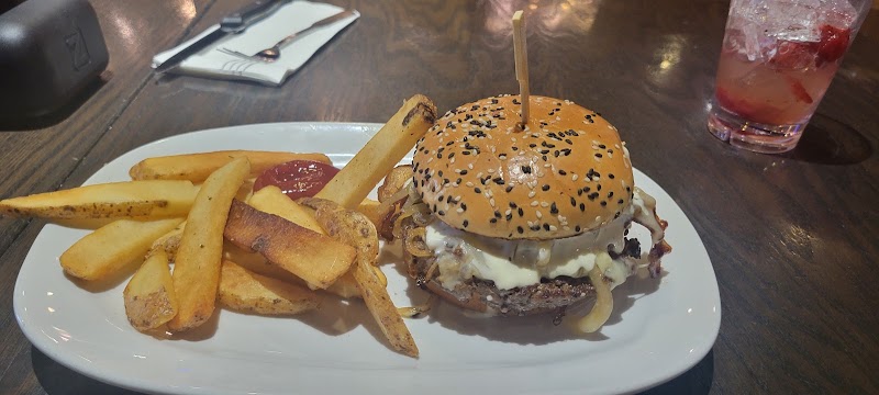 Red Robin Gourmet Burgers and Brews, photo 3