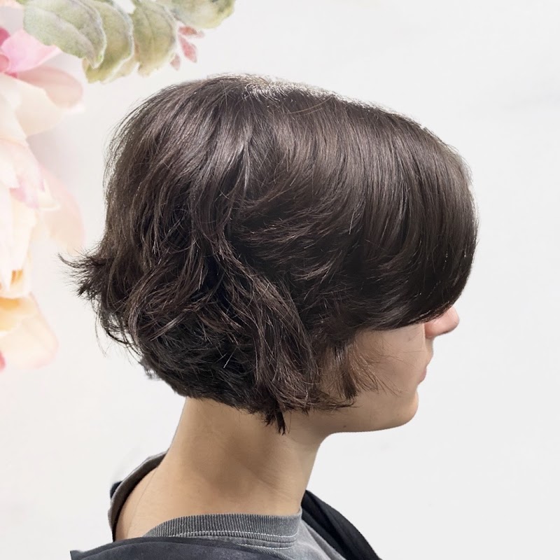 Robin Rene Salon, photo 2