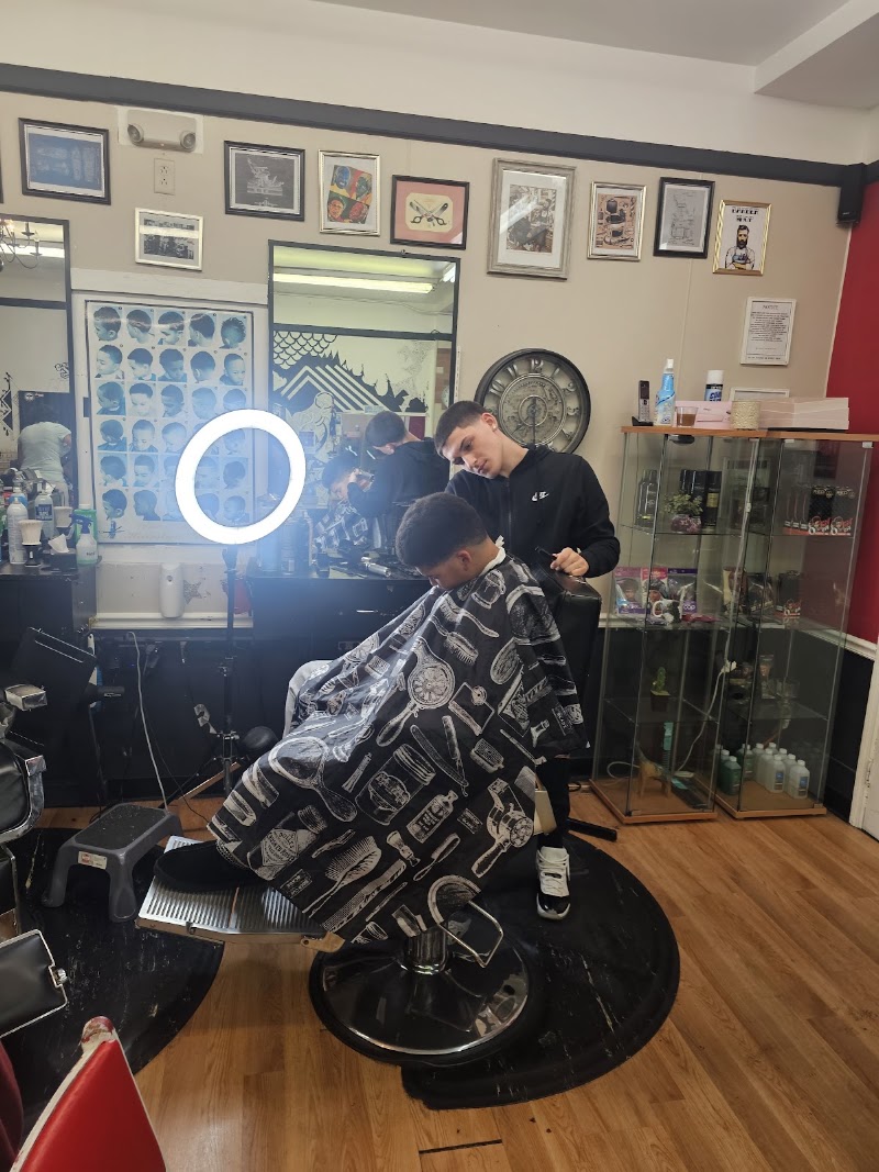 Zebulun Jesus is Lord Barber Shop, photo 2